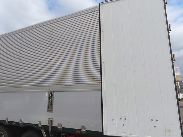 三菱ふそうスーパーグレートアルミウイング大型（10t）[写真34]