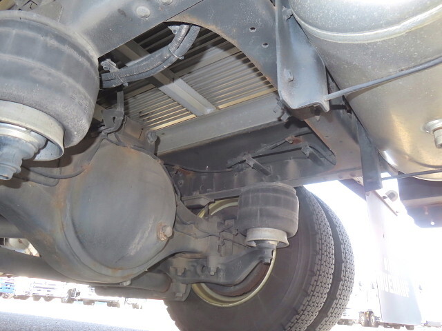 いすゞフォワードアルミバン中型（4t）[写真11]