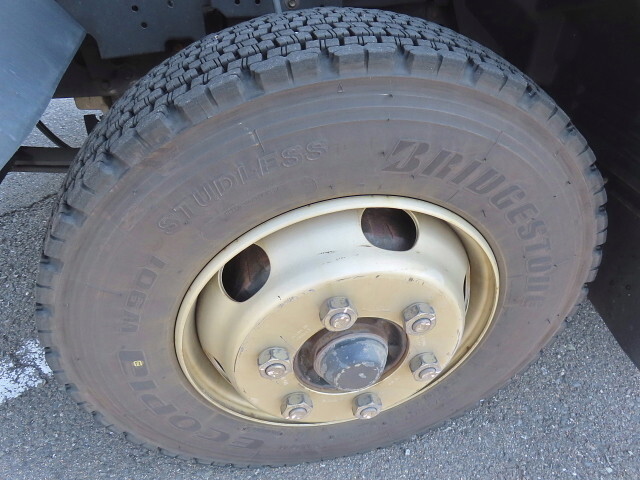 いすゞフォワードアルミバン中型（4t）[写真13]