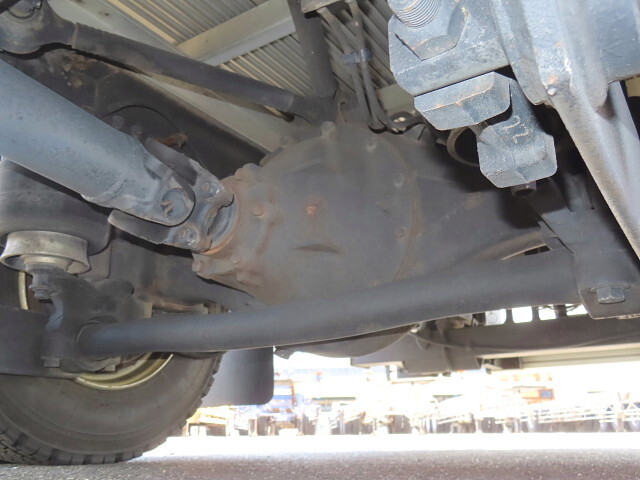 いすゞフォワードアルミバン中型（4t）[写真09]