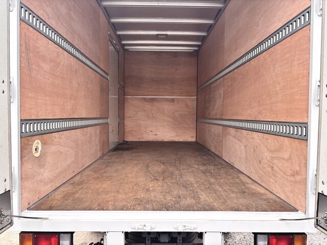 いすゞエルフアルミバン小型（2t・3t）[写真10]