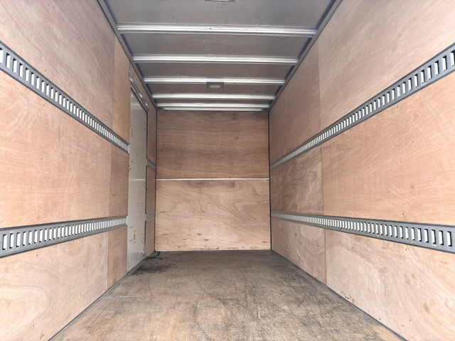 いすゞエルフアルミバン小型（2t・3t）[写真12]