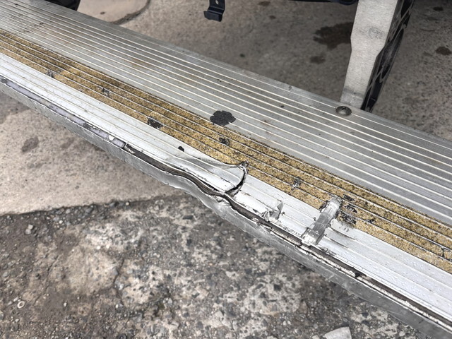 いすゞエルフアルミバン小型（2t・3t）[写真13]