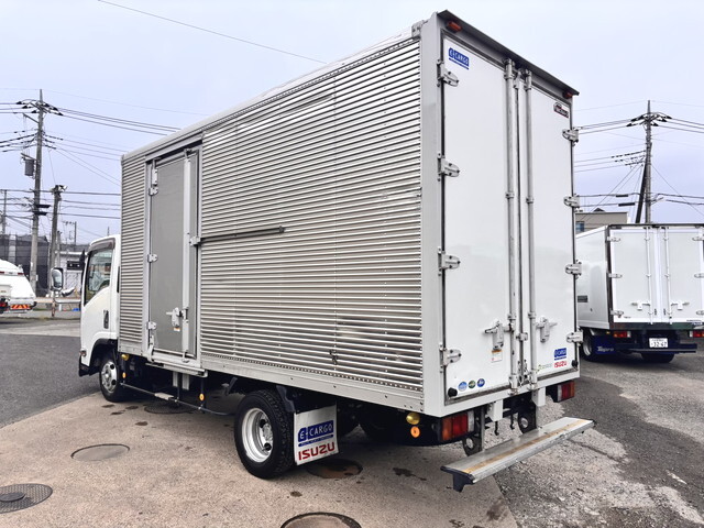 いすゞエルフアルミバン小型（2t・3t）[写真02]