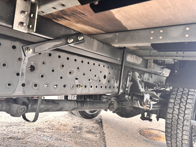 いすゞエルフアルミバン小型（2t・3t）[写真20]