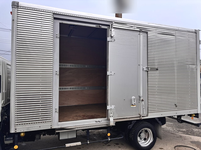 いすゞエルフアルミバン小型（2t・3t）[写真06]