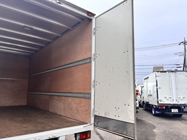 いすゞエルフアルミバン小型（2t・3t）[写真09]