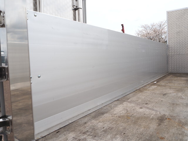 三菱ふそうキャンターアルミブロック小型（2t・3t）[写真28]