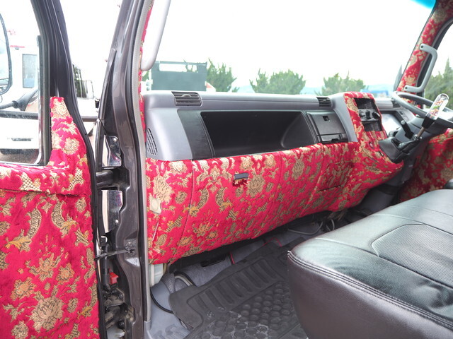 三菱ふそうキャンターアルミブロック小型（2t・3t）[写真30]