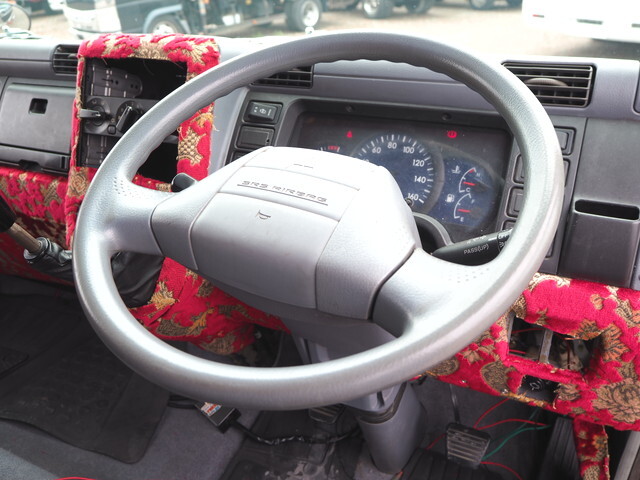 三菱ふそうキャンターアルミブロック小型（2t・3t）[写真36]