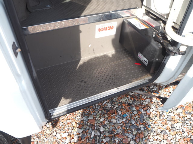 三菱ふそうローザマイクロバス[写真22]