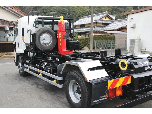 いすゞフォワードコンテナ専用車中型（4t）[写真11]