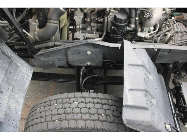 いすゞフォワードコンテナ専用車中型（4t）[写真13]