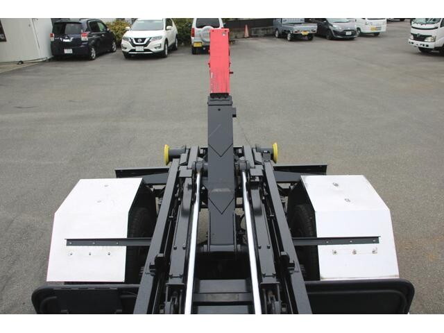 いすゞフォワードコンテナ専用車中型（4t）[写真19]