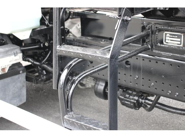 いすゞフォワードコンテナ専用車中型（4t）[写真24]