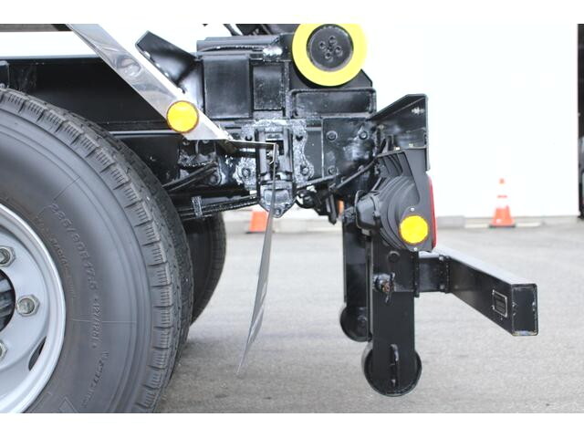 いすゞフォワードコンテナ専用車中型（4t）[写真30]