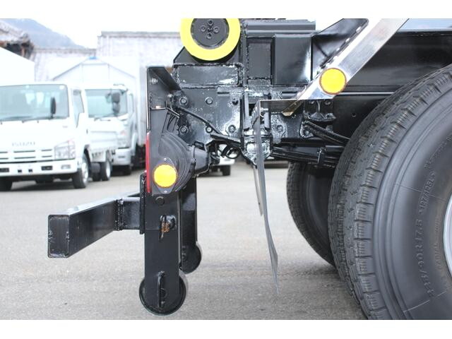 いすゞフォワードコンテナ専用車中型（4t）[写真32]