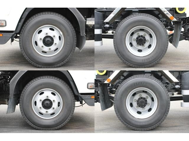 いすゞフォワードコンテナ専用車中型（4t）[写真33]