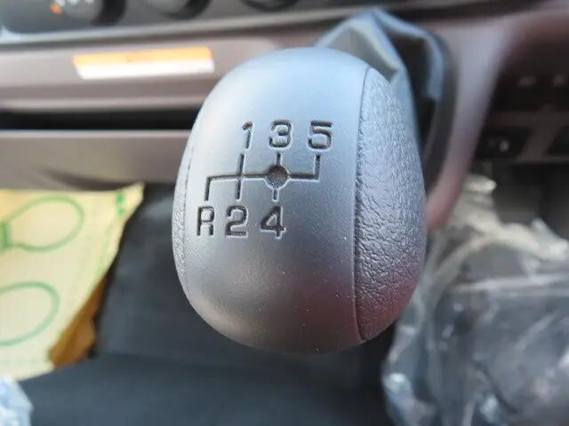 三菱ふそうキャンタークレーン4段小型（2t・3t）[写真15]