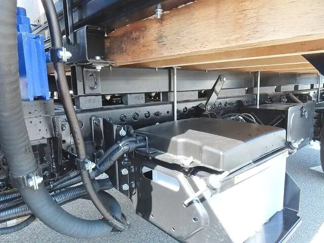 三菱ふそうキャンタークレーン4段小型（2t・3t）[写真33]