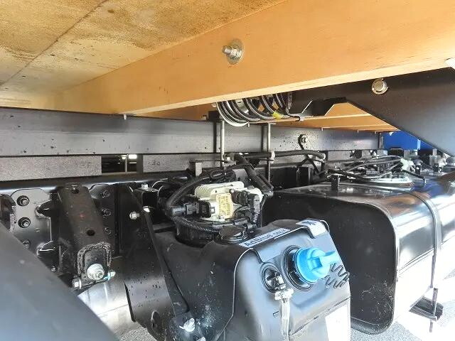 三菱ふそうキャンタークレーン4段小型（2t・3t）[写真35]