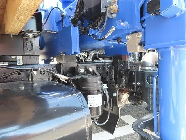 三菱ふそうキャンタークレーン4段小型（2t・3t）[写真36]