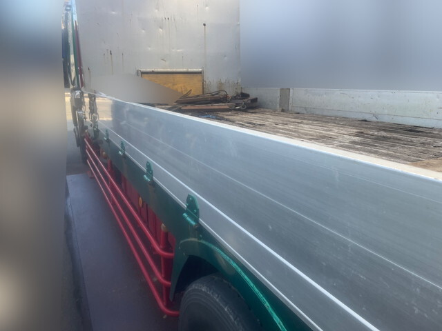 三菱ふそうスーパーグレートセルフクレーン5段大型（10t）[写真02]