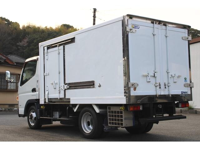 三菱ふそうキャンター冷凍車（冷蔵車）小型（2t・3t）[写真02]