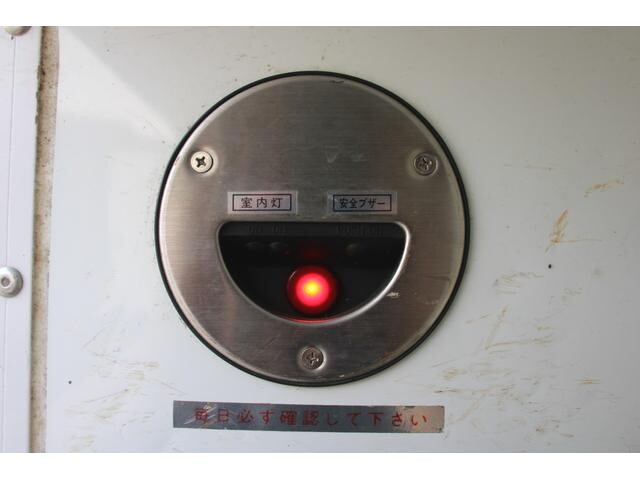 三菱ふそうキャンター冷凍車（冷蔵車）小型（2t・3t）[写真23]