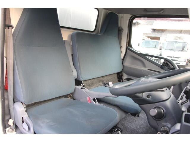 三菱ふそうキャンター冷凍車（冷蔵車）小型（2t・3t）[写真36]