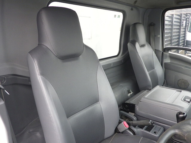 いすゞフォワードダンプ中型（4t）[写真08]