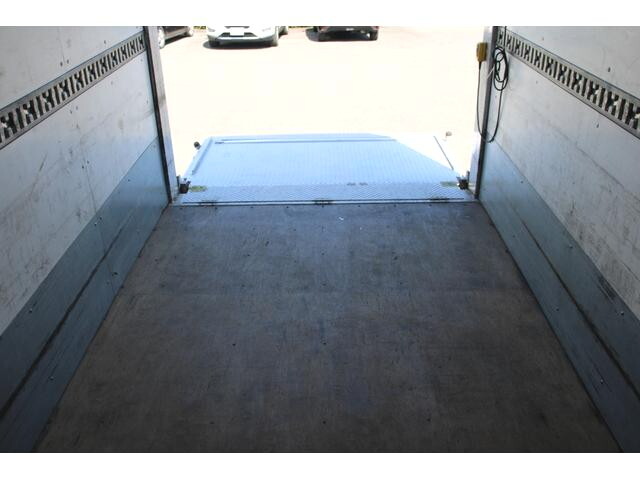 いすゞエルフアルミバン小型（2t・3t）[写真17]