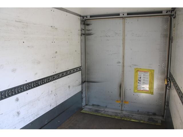 いすゞエルフアルミバン小型（2t・3t）[写真18]