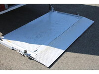 いすゞエルフアルミバン小型（2t・3t）[写真26]