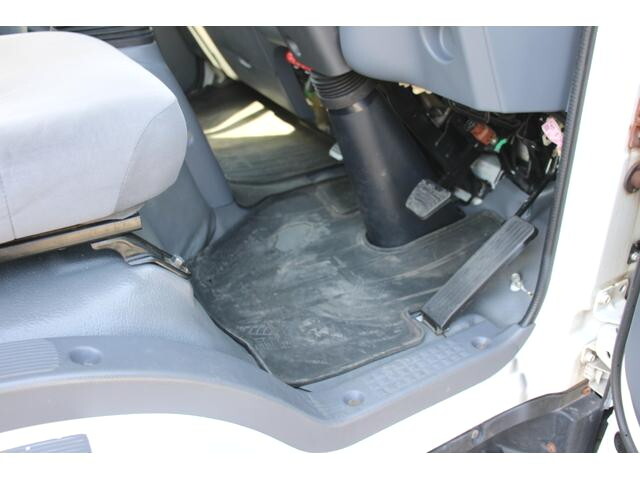 いすゞエルフアルミバン小型（2t・3t）[写真37]