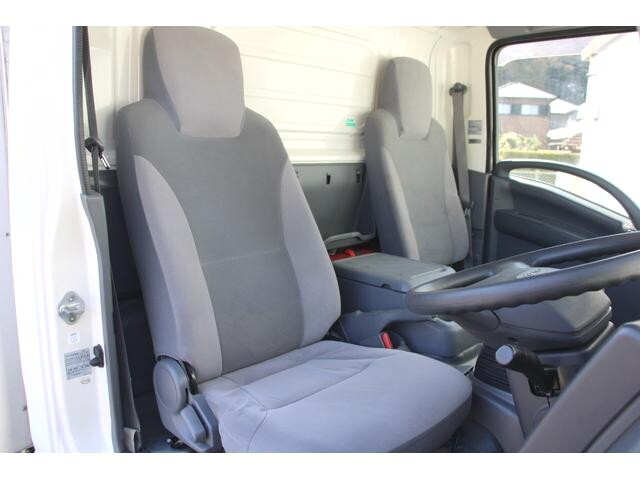 いすゞエルフアルミバン小型（2t・3t）[写真38]