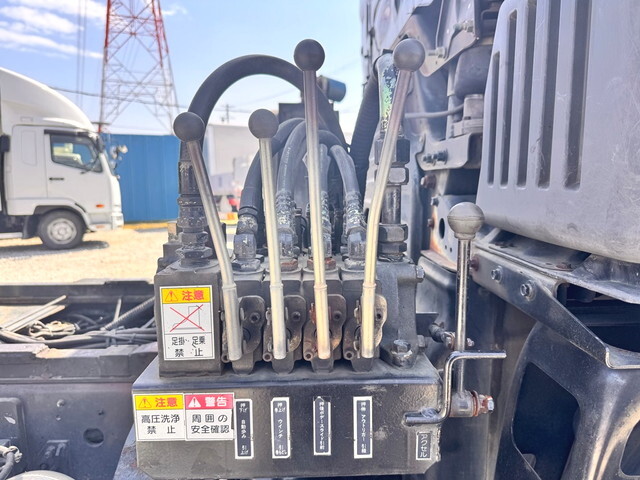 日野プロフィアセーフティローダー大型（10t）[写真18]