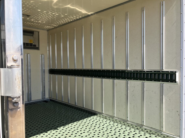 三菱ふそうキャンター冷凍車（冷蔵車）小型（2t・3t）[写真15]