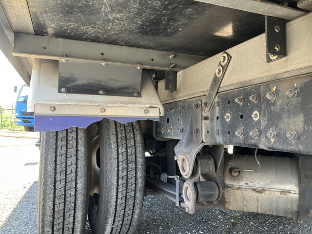 三菱ふそうキャンター冷凍車（冷蔵車）小型（2t・3t）[写真24]