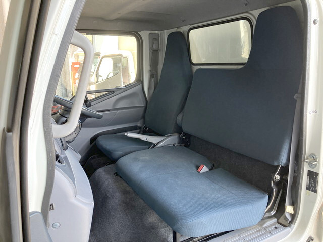 三菱ふそうキャンター冷凍車（冷蔵車）小型（2t・3t）[写真29]