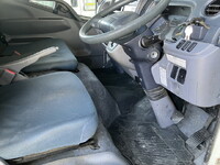 三菱ふそうキャンター冷凍車（冷蔵車）小型（2t・3t）[写真32]