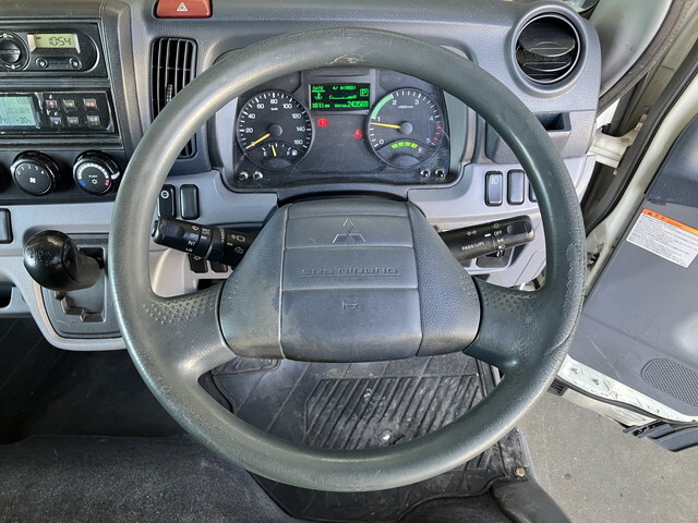 三菱ふそうキャンター冷凍車（冷蔵車）小型（2t・3t）[写真32]