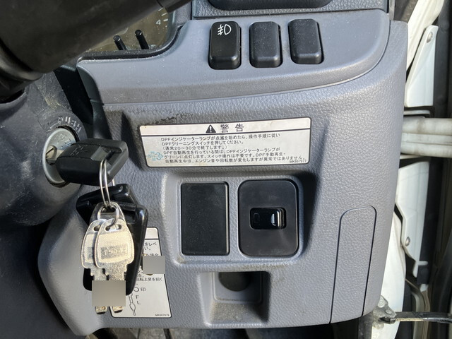 三菱ふそうキャンター冷凍車（冷蔵車）小型（2t・3t）[写真38]