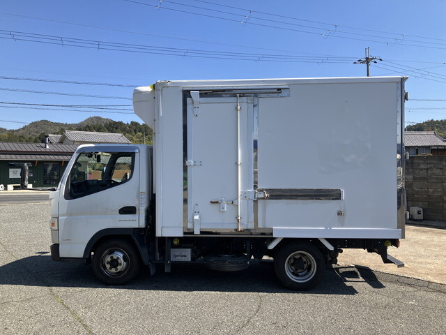三菱ふそうキャンター冷凍車（冷蔵車）小型（2t・3t）[写真05]