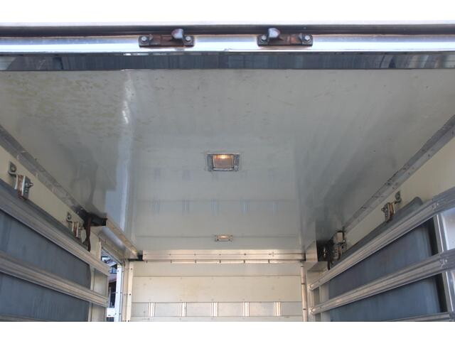 いすゞエルフ冷凍車（冷蔵車）小型（2t・3t）[写真16]