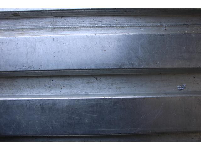 いすゞエルフ冷凍車（冷蔵車）小型（2t・3t）[写真19]