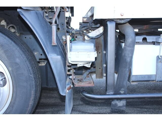 いすゞエルフ冷凍車（冷蔵車）小型（2t・3t）[写真22]