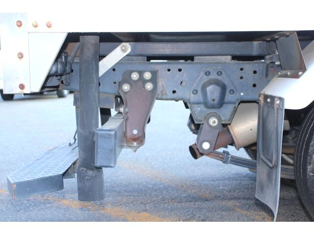 いすゞエルフ冷凍車（冷蔵車）小型（2t・3t）[写真27]