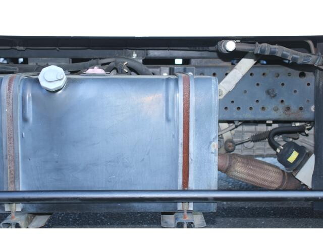 いすゞエルフ冷凍車（冷蔵車）小型（2t・3t）[写真28]