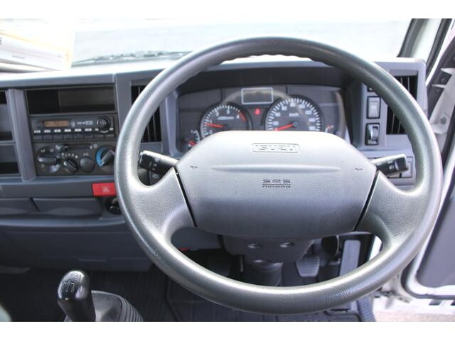 いすゞエルフ冷凍車（冷蔵車）小型（2t・3t）[写真31]